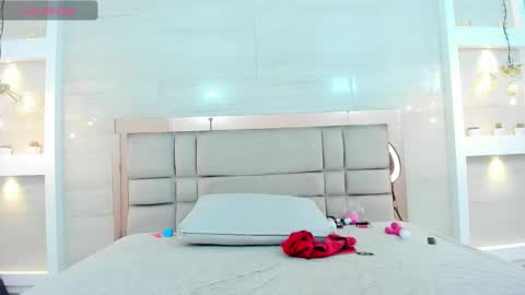 Snapshot of ikia_lopez chatting on 11.15.25 ikia lopez online show from 11.15.25