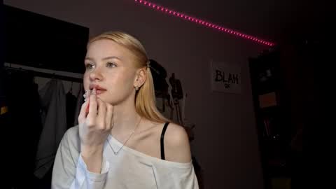 Snapshot of ilianamessersmith chatting on 02.01.26 ShyLuna online show from 02.01.26