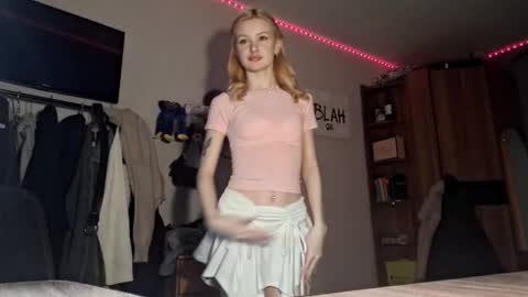 Snapshot of ilianamessersmith chatting on 02.14.26 ShyLuna online show from 02.14.26