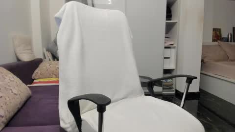 Bamby online show from 10.25.25