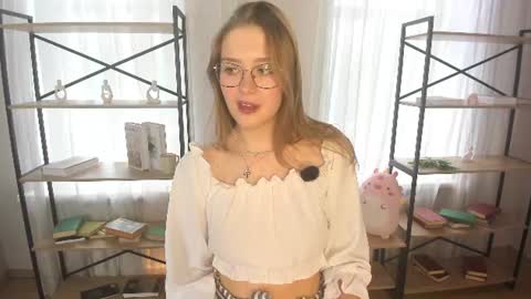 Snapshot of ilonamoorman chatting on 06.16.26 Ilona online show from 06.16.26