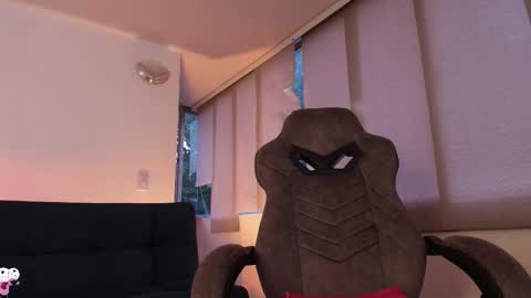 Snapshot of im__kaia chatting on 10.21.25 Kaia online show from 10.21.25