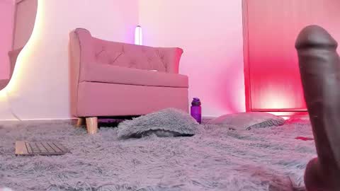 Mia online show from 11.05.25