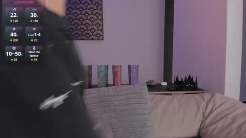 IM  THOMAS online show from 12.15.25