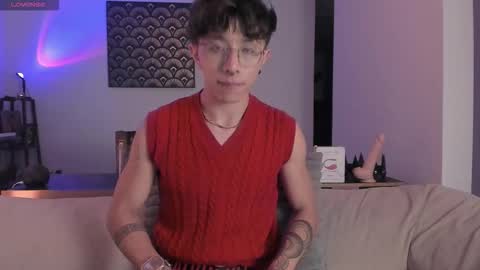 IM  THOMAS online show from 12.18.25