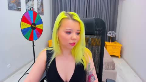 Roxy online show from 02.26.25