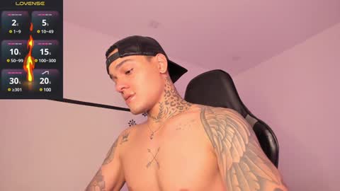 im_dominike online show from 12.16.24