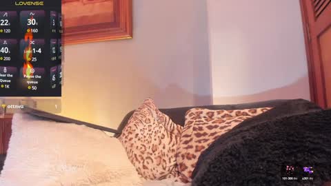 im_dominike online show from 01.19.25