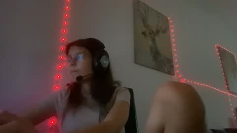 Snapshot of im_evelynnn chatting on 11.09.25 im evelyn online show from 11.09.25