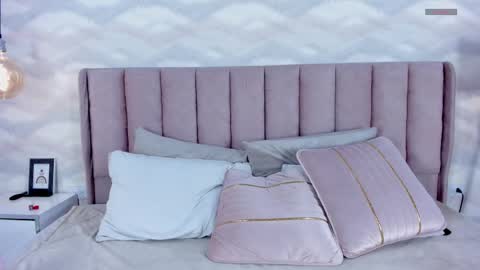 Snapshot of im_giselle_ chatting on 09.12.25 Giselle online show from 09.12.25