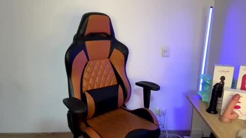 Laia online show from 02.08.25