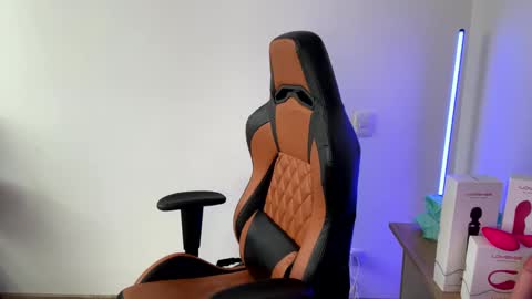 Laia online show from 02.15.25