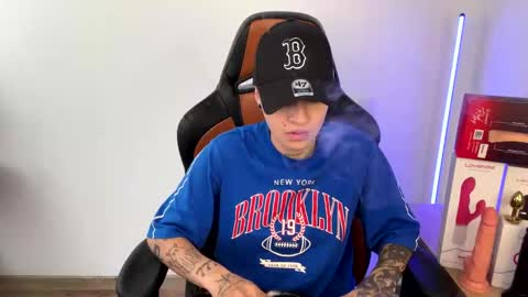 Laia online show from 02.21.25