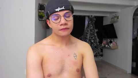 Snapshot of im_marco chatting on 11.28.25 Marco online show from 11.28.25