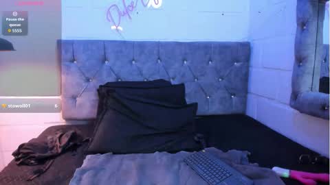 Mia online show from 03.12.26