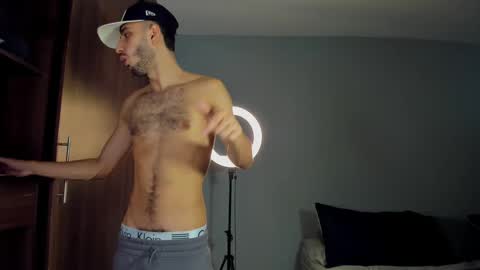 Snapshot of im_paul_ chatting on 09.24.25 Paul online show from 09.24.25