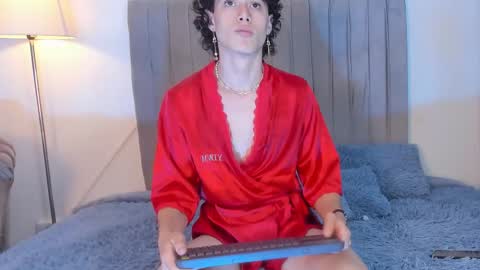 Perseo - Help me with 50 thumbs up online show from 12.20.25