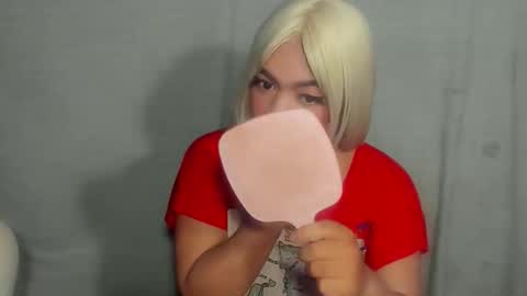 Snapshot of im_ur_hot_ella chatting on 11.08.25 ella may online show from 11.08.25