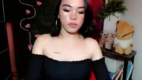 Snapshot of im_urlovergirlxxx chatting on 11.08.25 Hii love online show from 11.08.25