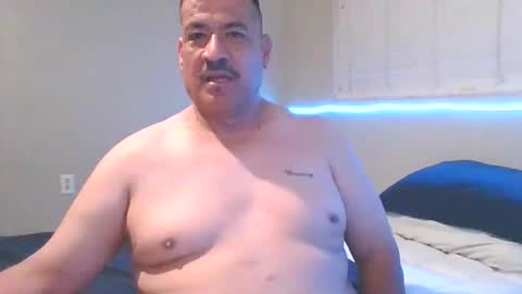 Snapshot of imbackmandosuknw chatting on 11.11.25 imbackmandosuknw online show from 11.11.25