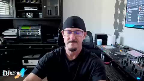 Snapshot of imdjazra chatting on 06.25.26 DJ Azra online show from 06.25.26