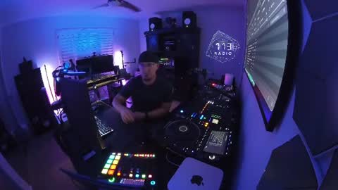 Snapshot of imdjazra chatting on 08.01.26 DJ Azra online show from 08.01.26