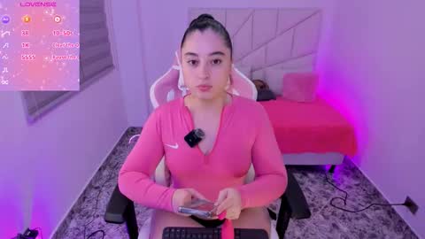  independient model online show from 11.17.25