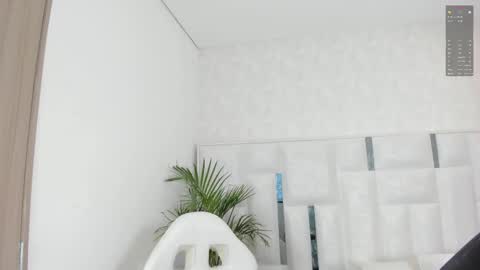 Krystall online show from 10.27.25