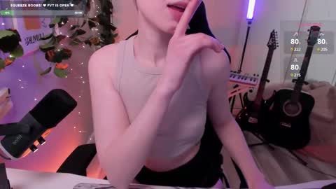 Snapshot of imnotmia chatting on 02.18.25 Mia online show from 02.18.25