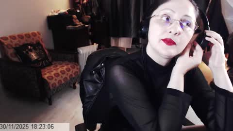 Empress online show from 11.30.25