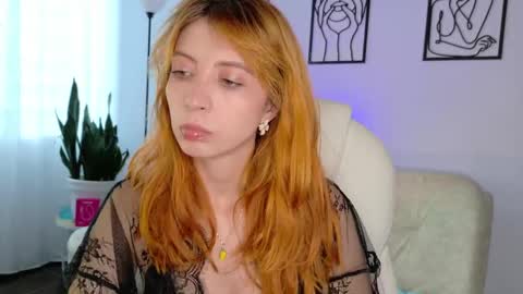 Snapshot of imsiennabellucci chatting on 10.03.25 Sienna online show from 10.03.25