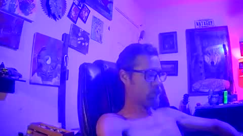 Snapshot of imtru chatting on 11.25.25 imtru online show from 11.25.25