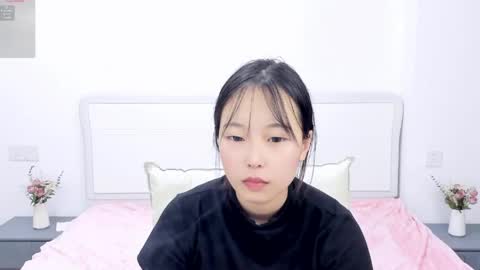Snapshot of inadaphne chatting on 04.18.26 Ina online show from 04.18.26
