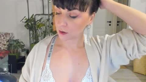 Snapshot of inakush chatting on 03.12.25 Ina Kush online show from 03.12.25