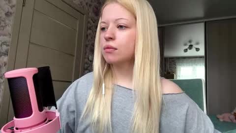 Snapshot of inamillsap chatting on 03.01.26 Lola online show from 03.01.26