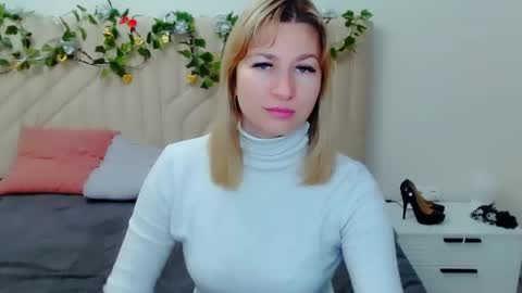 Snapshot of incredible_ariela chatting on 04.28.26 incredible_ariela online show from 04.28.26