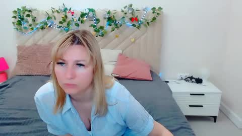Snapshot of incredible_ariela chatting on 05.07.26 incredible_ariela online show from 05.07.26