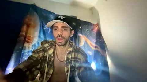 Snapshot of incredulous1708 chatting on 11.01.25 incredulous1708 online show from 11.01.25