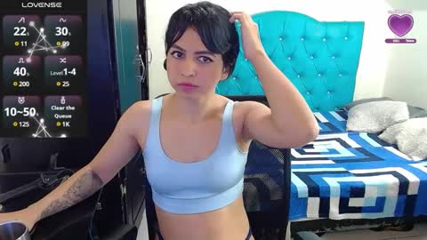 Snapshot of incubus_couple1 chatting on 01.22.25 incubus_couple1 online show from 01.22.25