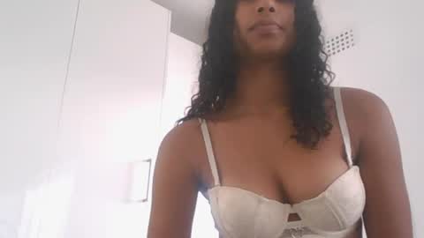 Snapshot of indanbella19 chatting on 06.20.26 indanbella19 online show from 06.20.26