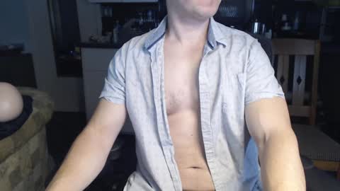 Snapshot of independent_mark chatting on 12.14.24 Mark online show from 12.14.24