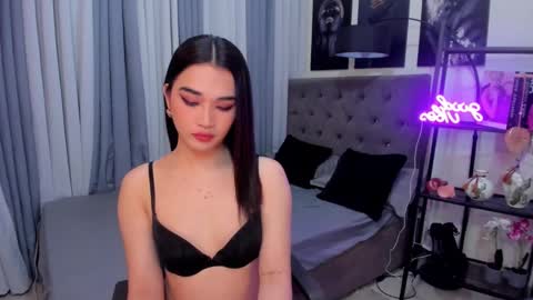 indestructabletrixie online show from 12.04.24