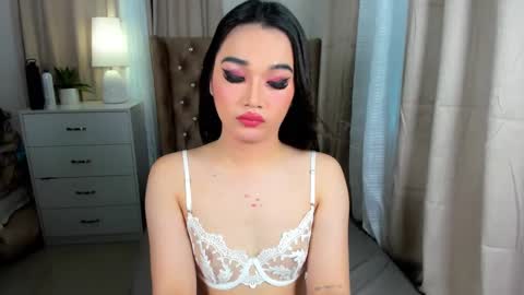 indestructabletrixie online show from 12.18.24