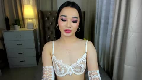 indestructabletrixie online show from 12.20.24