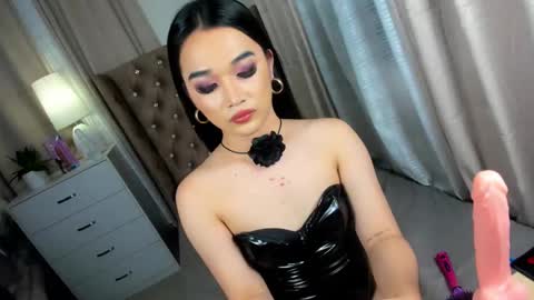 indestructabletrixie online show from 12.22.24