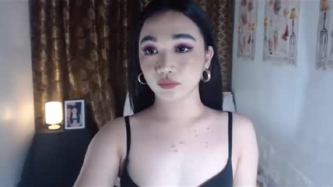 indestructabletrixie online show from 01.06.25