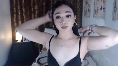 indestructabletrixie online show from 01.07.25