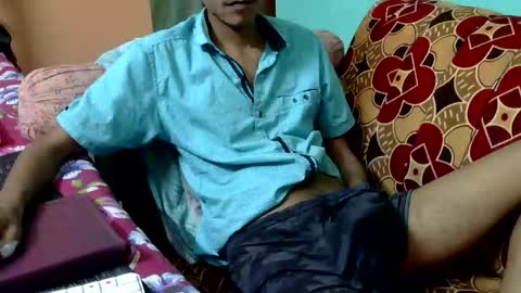 Snapshot of indian_bengali_boy chatting on 10.15.25 Suman Leo online show from 10.15.25