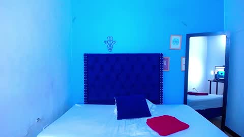 Snapshot of indian_whore18 chatting on 01.10.25 indian_whore18 online show from 01.10.25