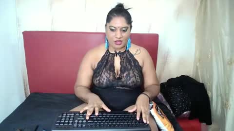 Snapshot of indianchantal chatting on 01.13.25 chantal online show from 01.13.25